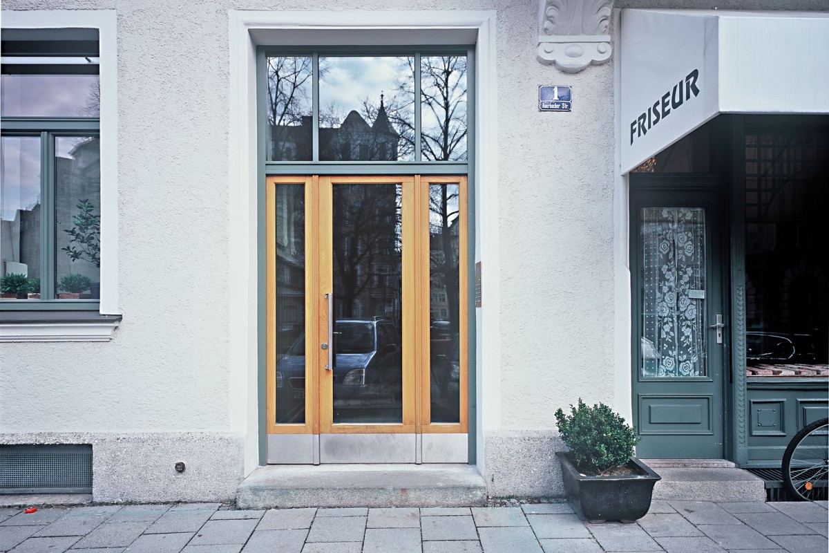 Referenz Mehrfamilienhaus München Aurbachstr Foto Eingangsbereich