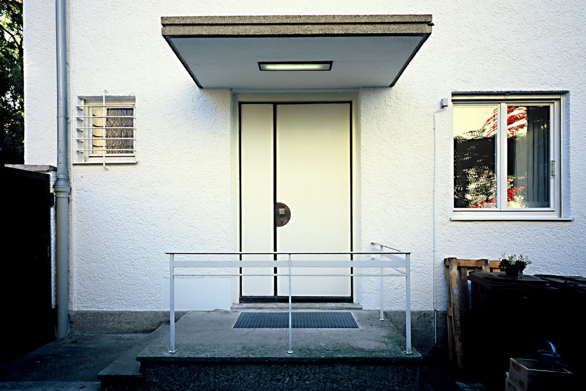 Einfamilienhaus Augsburg Architekturbüro München Foto Eingang